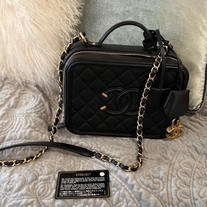 Chanel Med Filigree Vanity Case mint condition